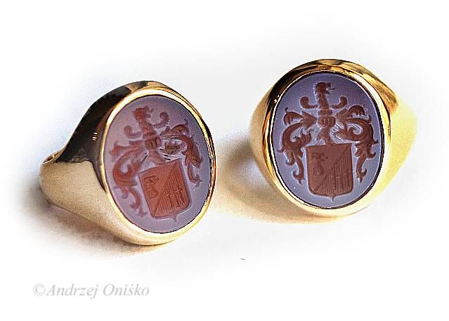 Signet rings coats of arm with family crest